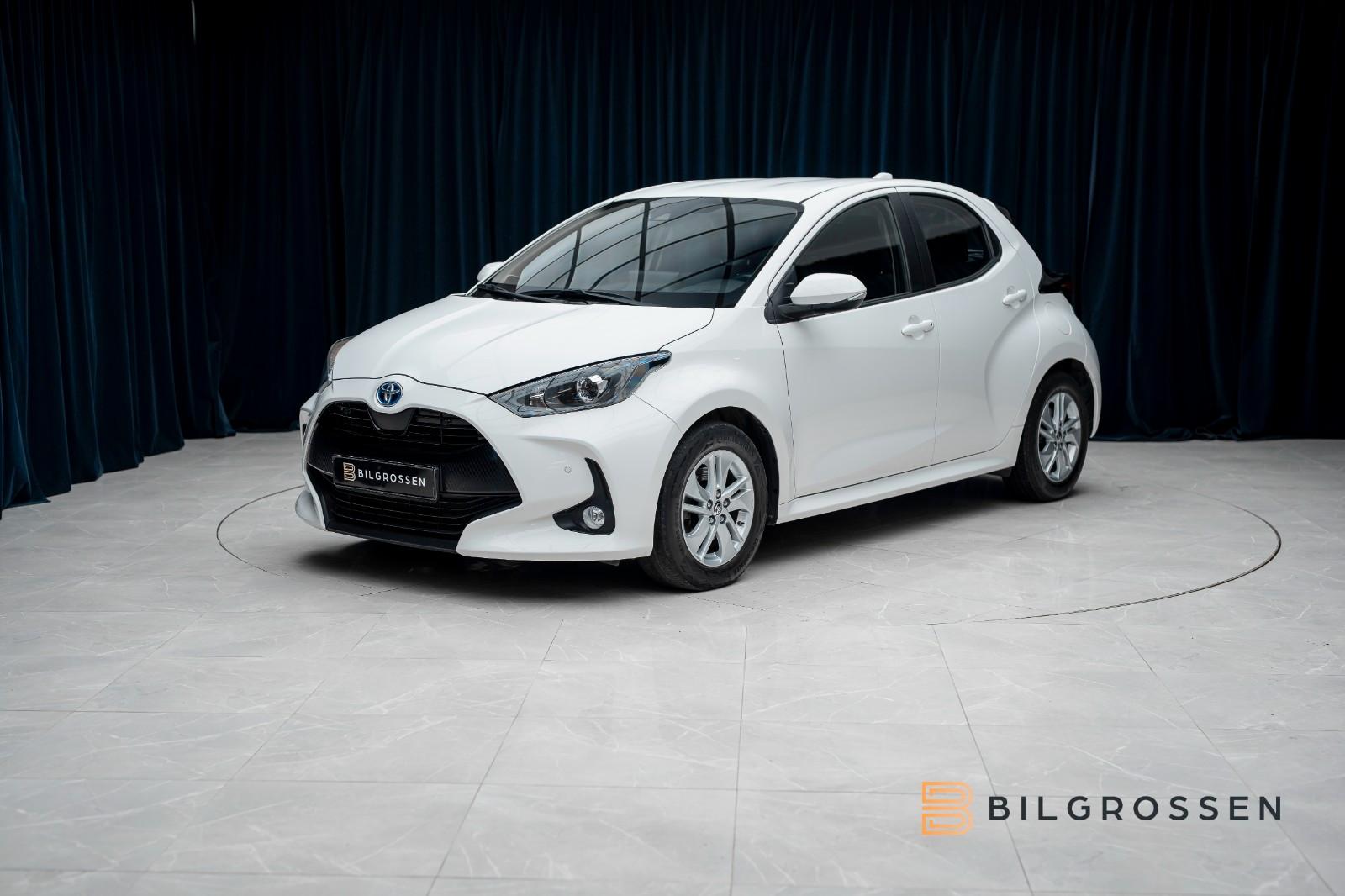 Toyota Yaris Hybrid CVT Active Camera Adp Cruise