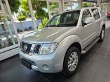 Nissan Pathfinder 2.5 dCi DPF LE 4WD Automatik Vollaus. - Nissan Pathfinder: 2.5