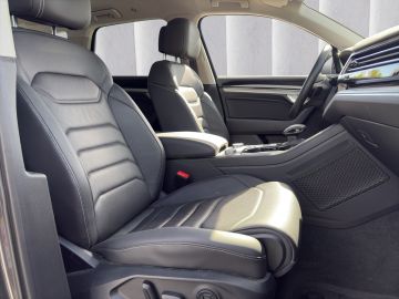 Volkswagen Touareg - 8