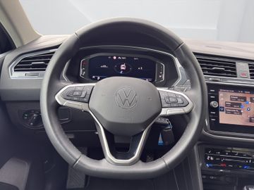 Volkswagen Tiguan - 10