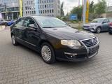 Volkswagen Passat Lim. Comfortline 2.HAND - VW Passat Gebrauchtwagen in Bielefeld