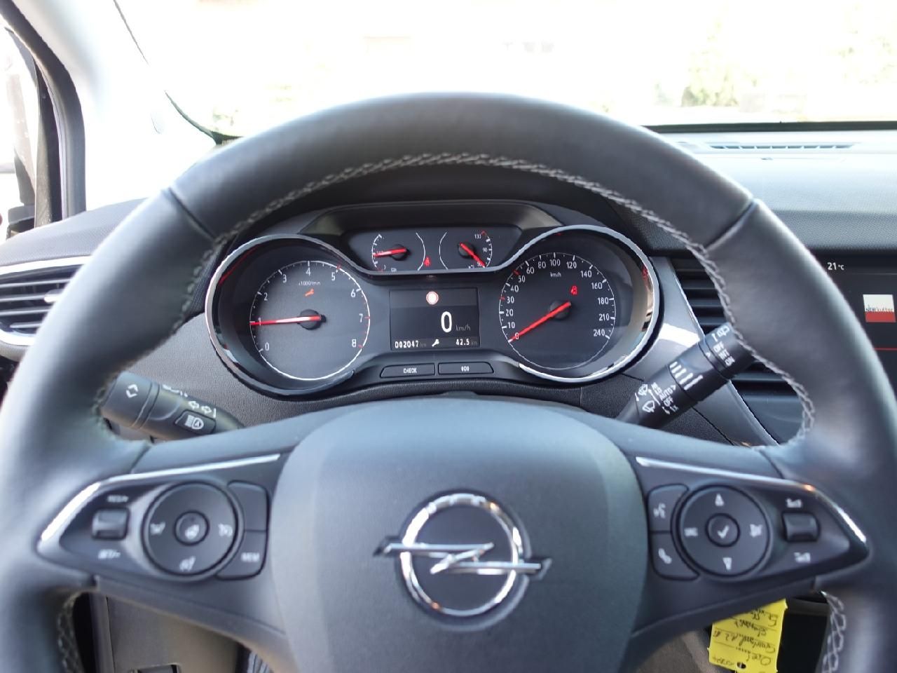Fahrzeugabbildung Opel Crossland 1,2 Elegance Automatik Anhängerkupplun
