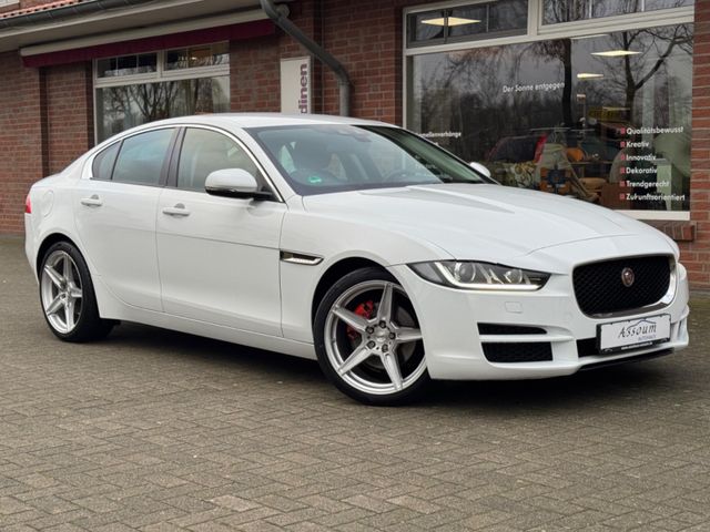 Jaguar XF Pure Sport /Automatik/Navi//LED/Shz/PDC