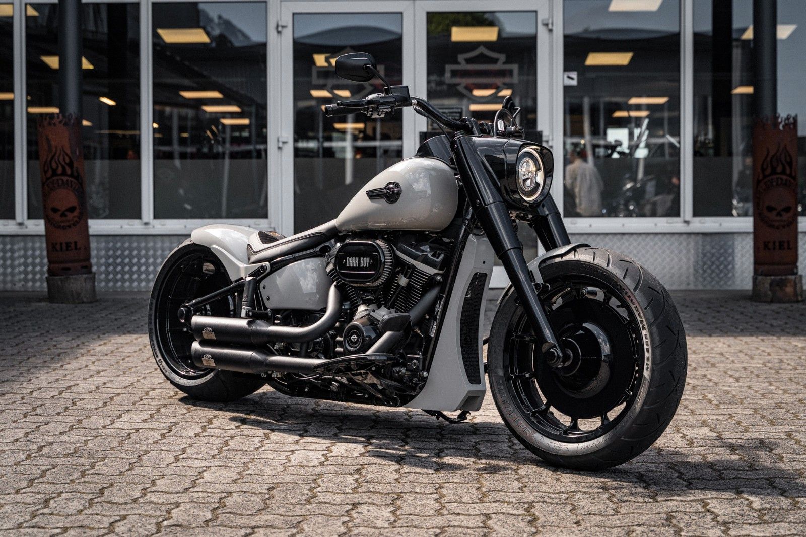 Fahrzeugabbildung Harley-Davidson DARK FAT BOY FLFBS 114 MY24 -JEKILL&HYDE-