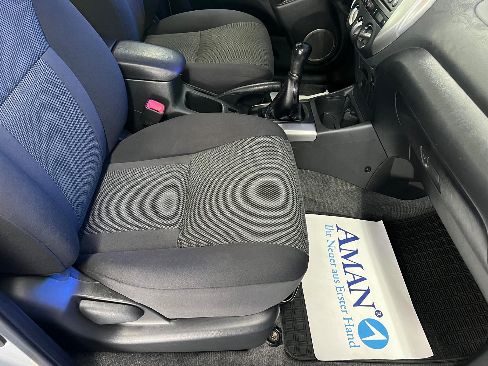 Toyota RAV4 1.8 VVT-i 125 ch Essence • Clim • Attelage • Barres de toit