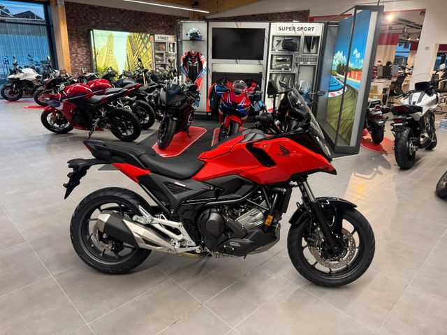 Honda NC750X 2025 Fighting Red *sofort verfügbar*