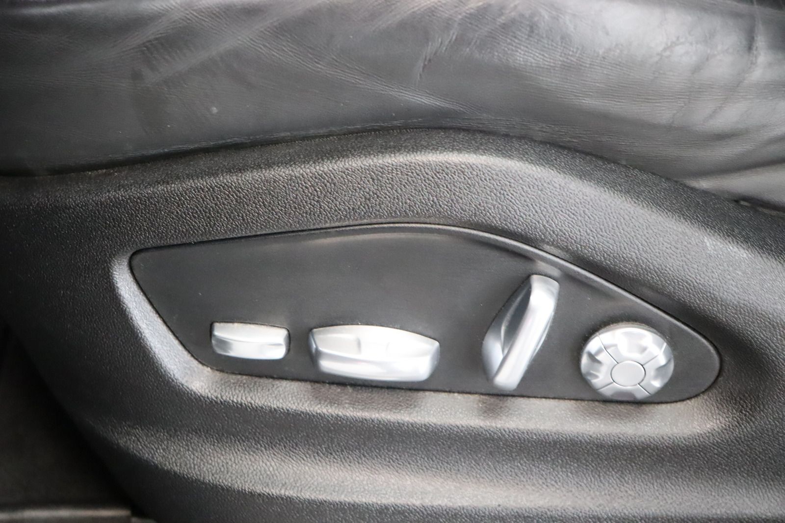 Fahrzeugabbildung Porsche Cayenne S * Pano * Standhzg. * RFK