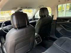 VW Passat Variant Elegance/ IQ DRIVE/ Apple CarPlay