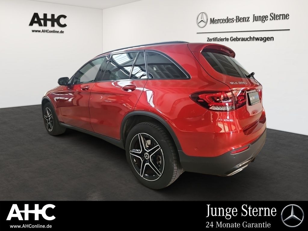 Fahrzeugabbildung Mercedes-Benz GLC 300 e 4M AMG Night AHK Pano LED SHZ Ambie.