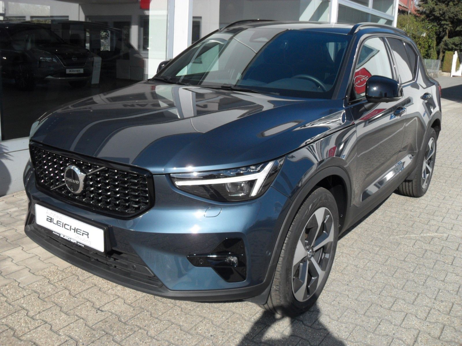 Fahrzeugabbildung Volvo XC 40 Ultra Dark 2WD