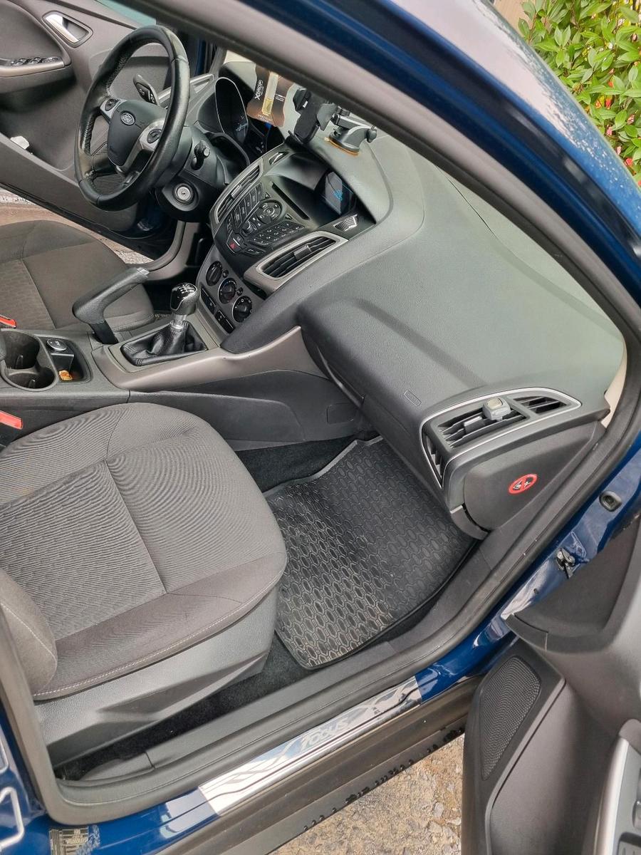Ford Focus 2014 — photo 10