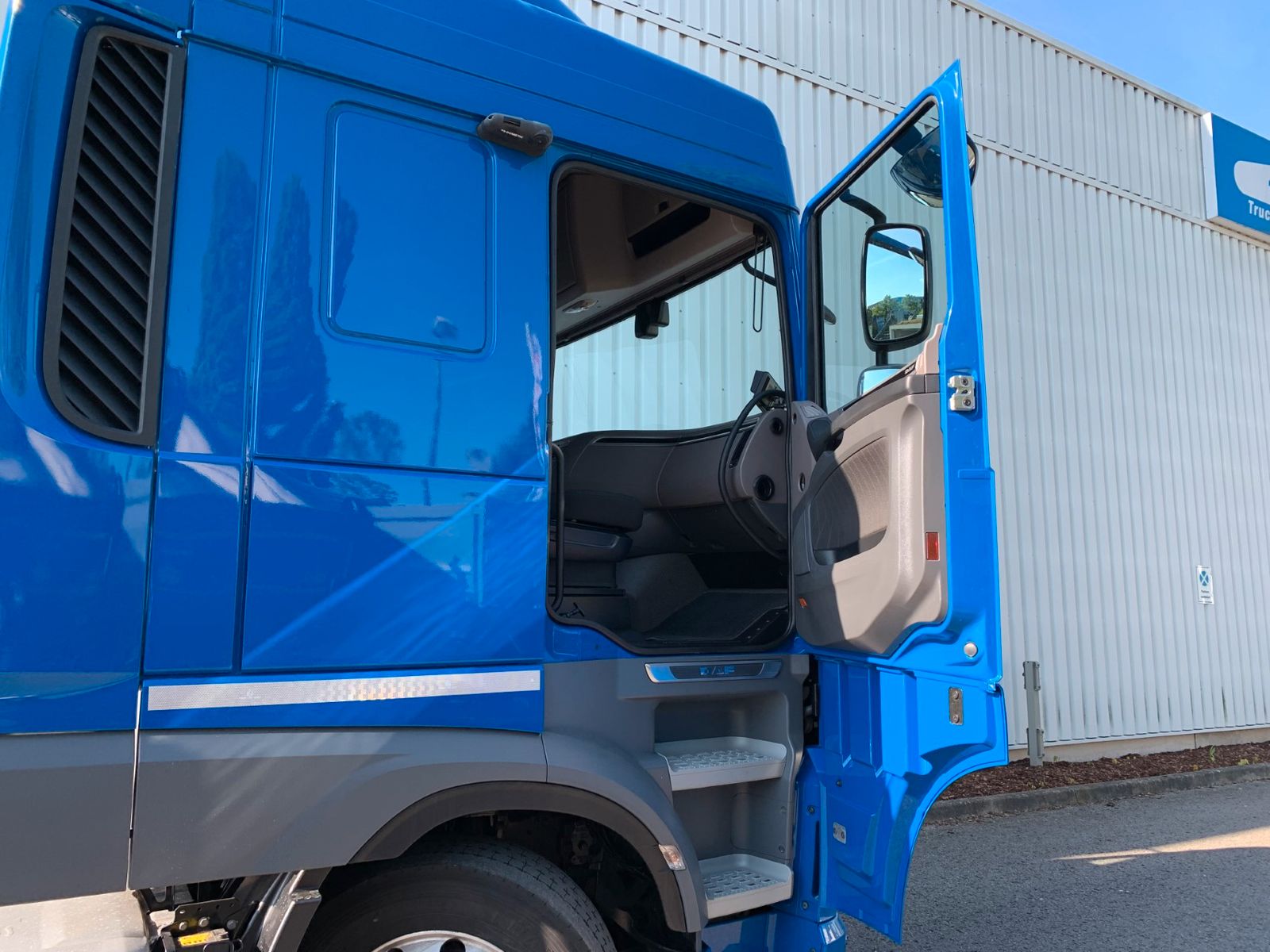 Fahrzeugabbildung DAF FT XF 480 SC LD