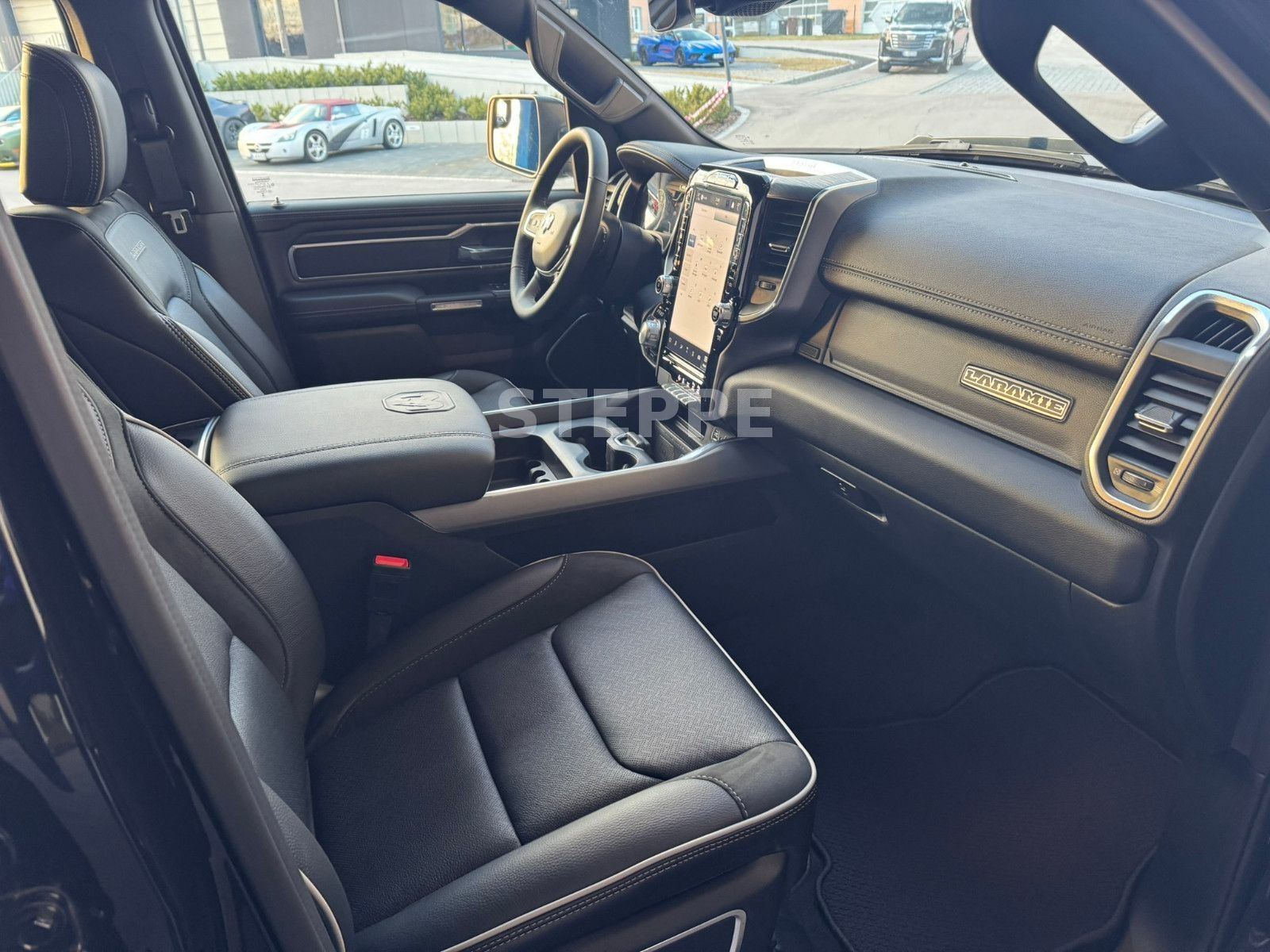 Dodge RAM 1500 5,7 V8  LARAMIE Sport Luftfed. AHK 20"