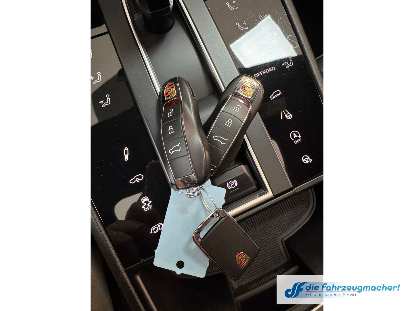 Fahrzeugabbildung Porsche Macan GTS Luftfederung AD Niveau Approved*2028 E