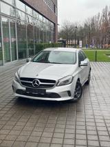 Mercedes-Benz A180d BlueEfficiency SHZ/NAVI/VOLLLEDER/KAMERA - Mercedes-Benz A 180 in Bochum