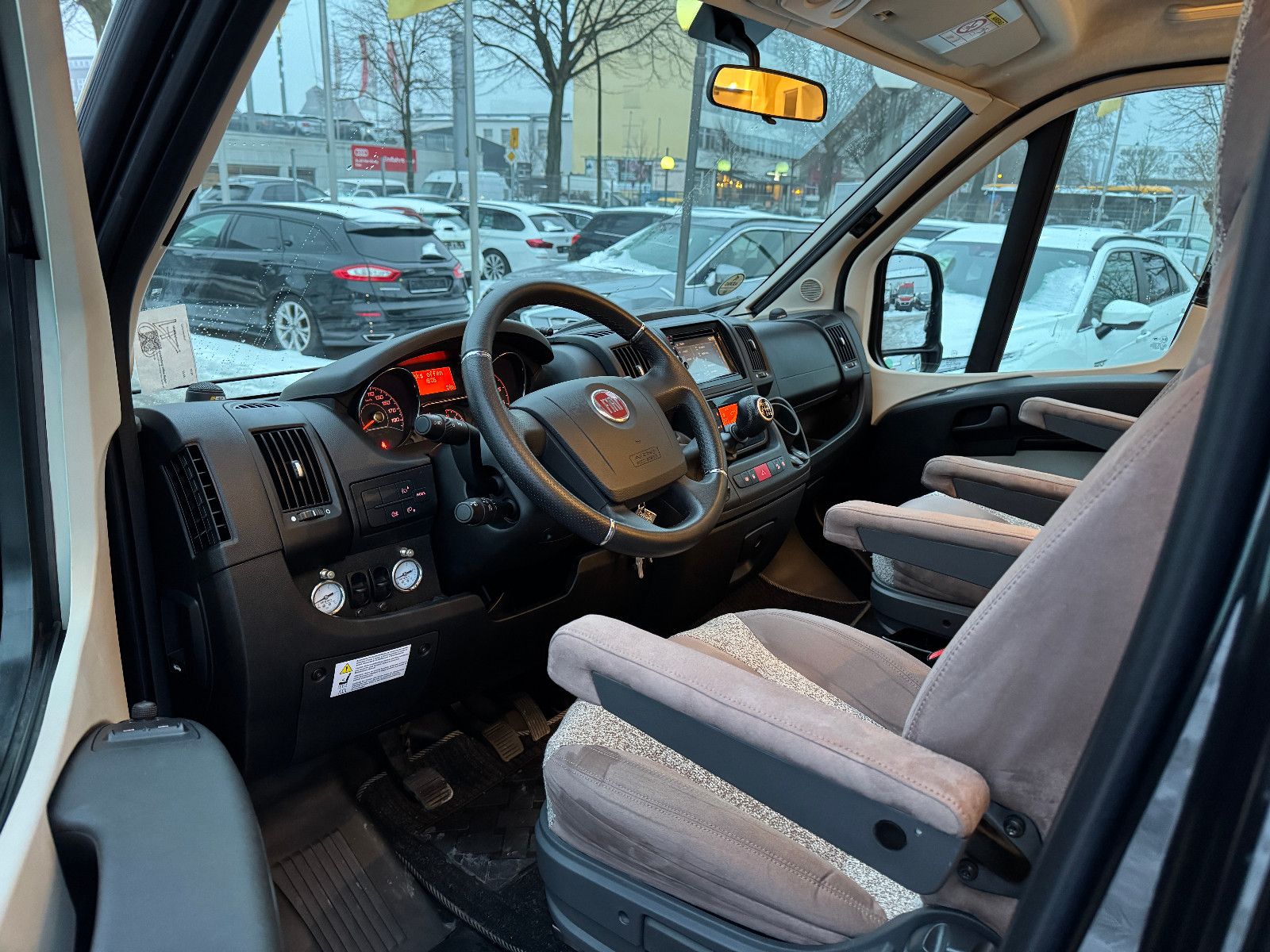 Fahrzeugabbildung Dethleffs 60 JAHRE MAGIC EDITION T 3 DBM LUFTFEDERUNG VOLL