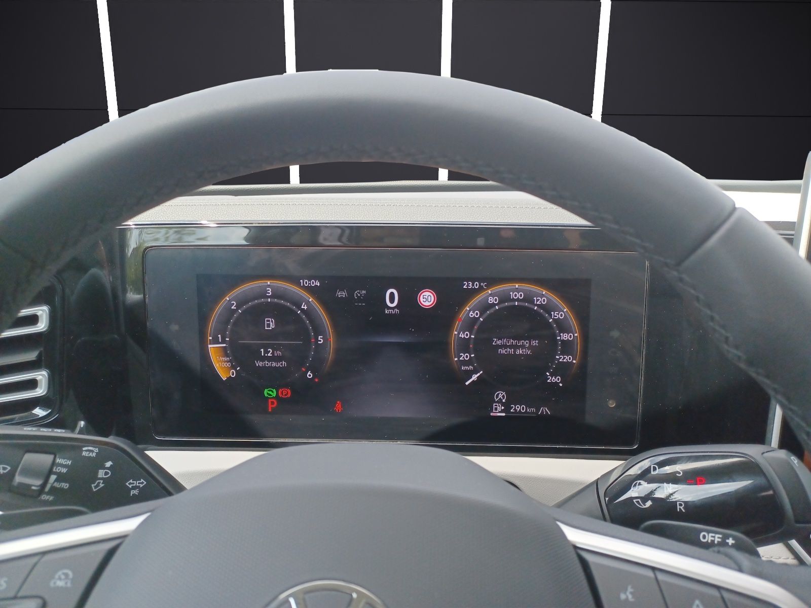 Fahrzeugabbildung Volkswagen Tiguan TDI Elegance IQ.Light Navi ACC AHK STHZ 4