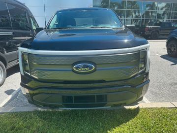 Ford F 150 Lightning SXT AWD  Elektro 2023 schwarz