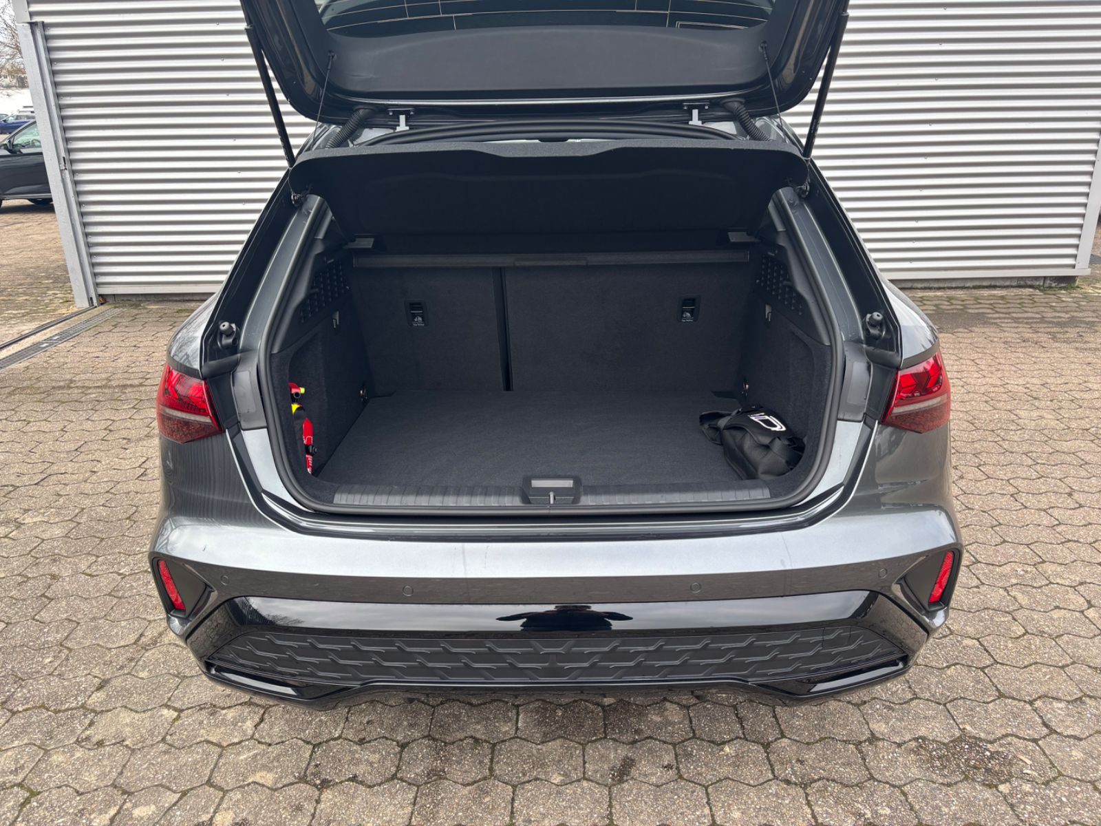 Fahrzeugabbildung Audi A3 Sportback 35TFSI S line ACC SHZ