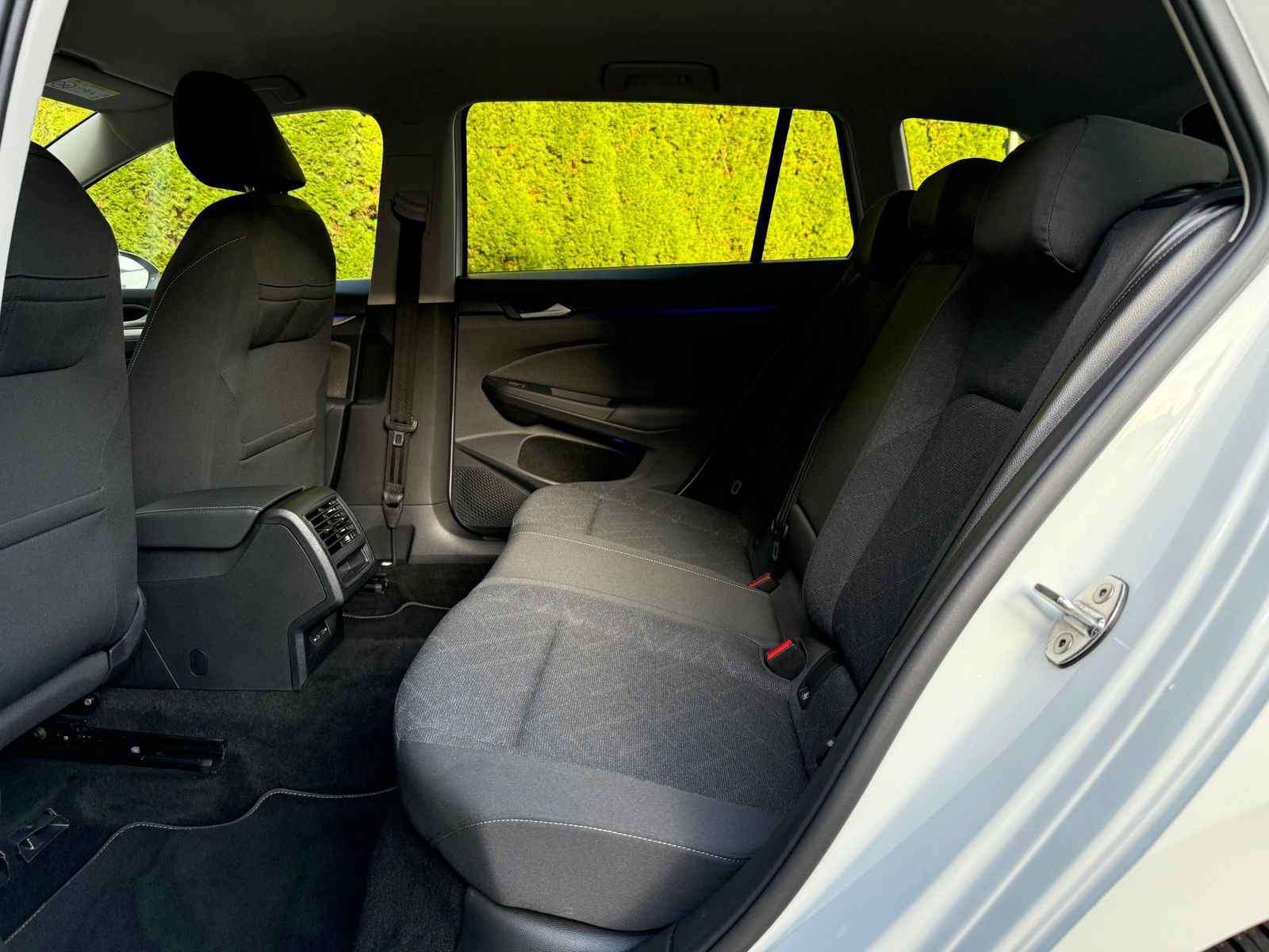 Fahrzeugabbildung Volkswagen Golf Variant 1.5 TSI Life LED+NAV+SHZ+PARK+VIRTU