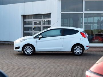 Bild 4 Ford Fiesta 1,0 Automatik Sitz-/Frontscheibenheizung