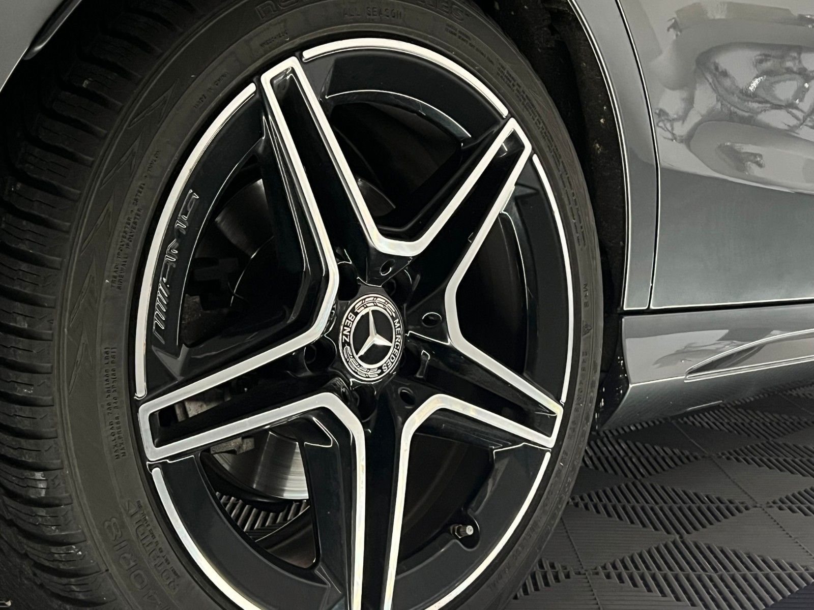 Fahrzeugabbildung Mercedes-Benz C 300 d Lim. AMG-LINE/COMAND/KAM/VIRCO/AMBI+