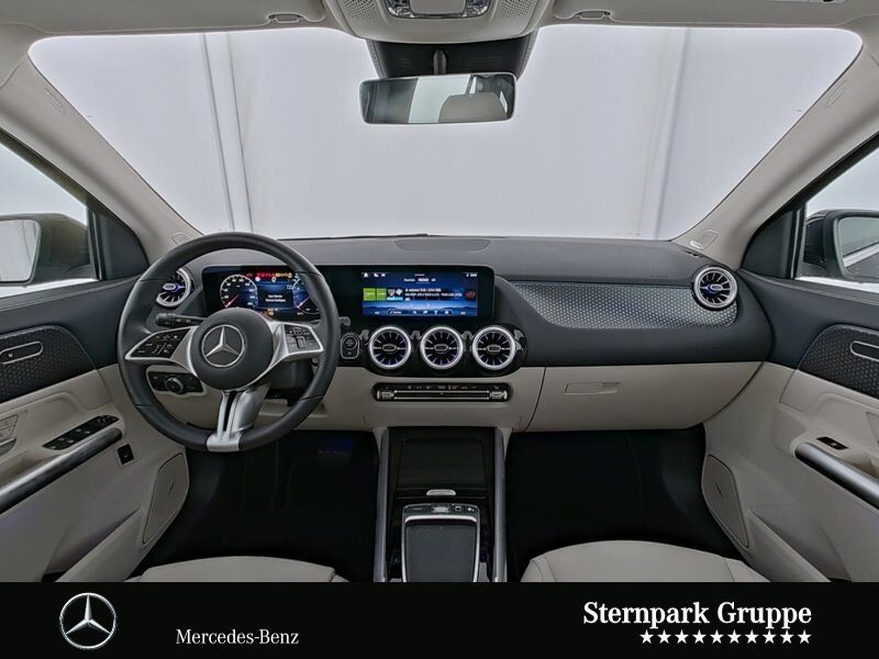 Mercedes-Benz GLA 180 Burmester+Distronic+360°+TotwinkelNavi foto 7