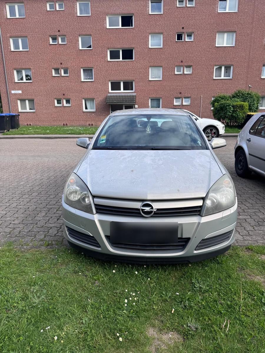 Opel Astra 2005 — вигляд ззаду