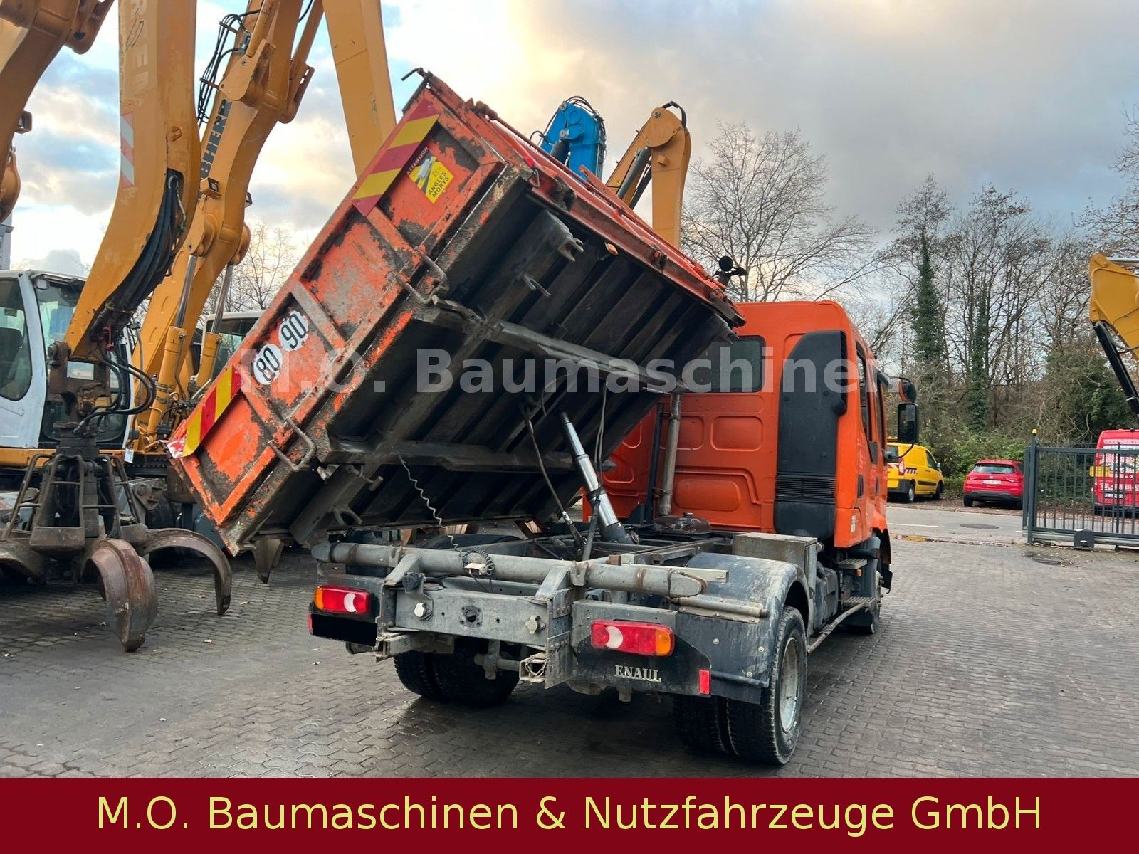 Fahrzeugabbildung Renault Midlum 180-12 / Doka / 3-seiten Kipper /