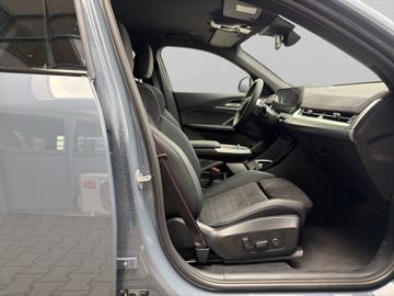 2026 BMW IX2 缩略图 28