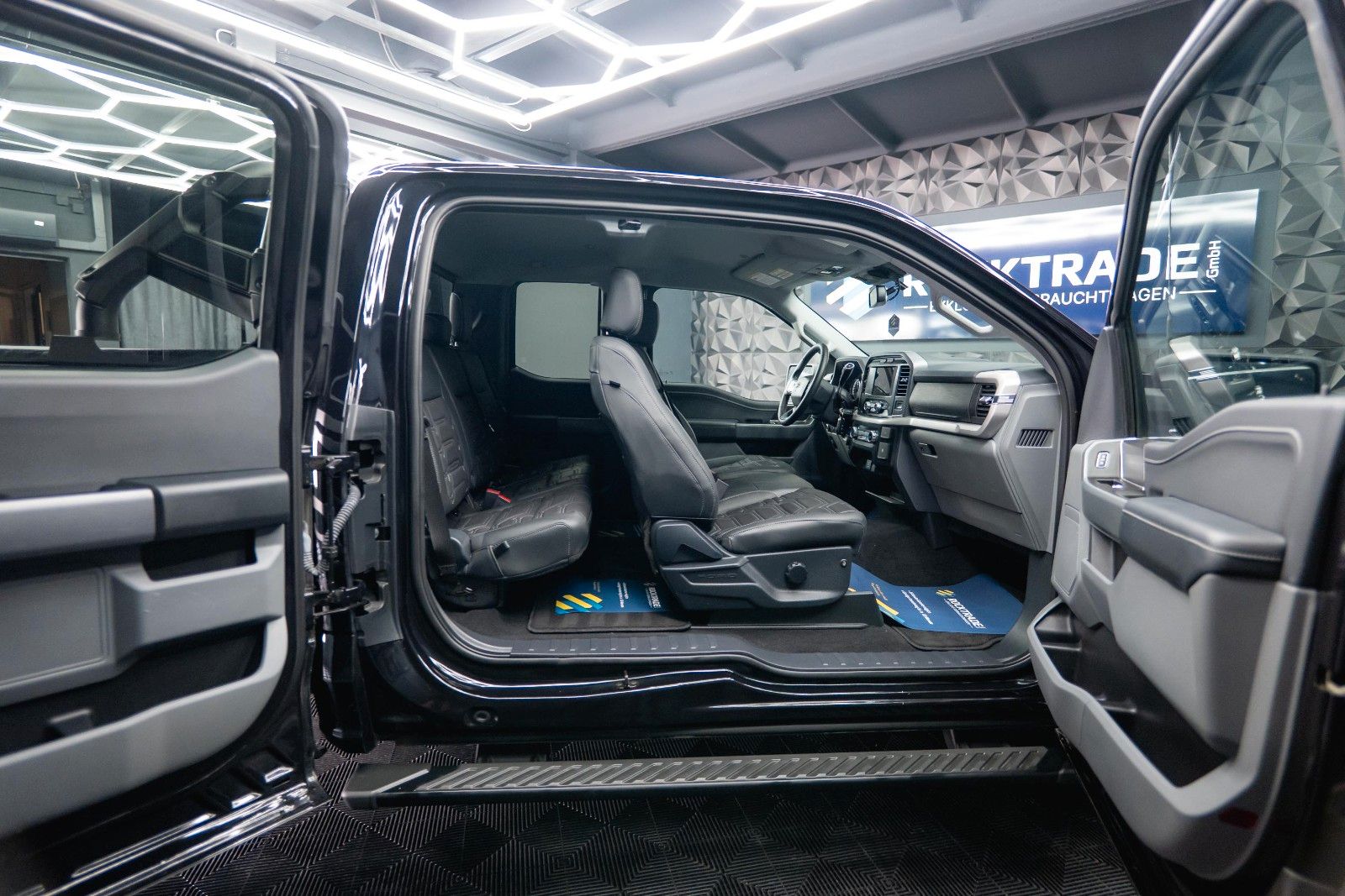 Fahrzeugabbildung Ford F150 5.0L V8 4x4 Offroad SuperCab RAPTOR 19%