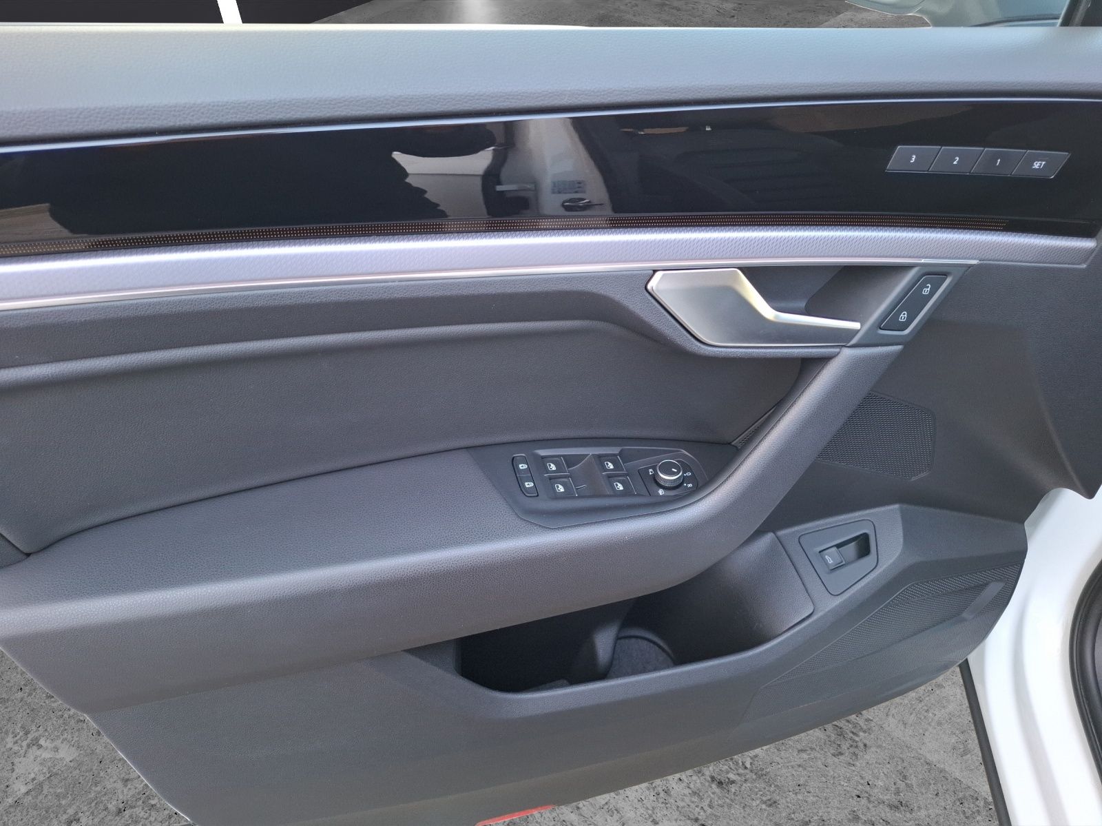 Fahrzeugabbildung Volkswagen Touareg TDI R-Line 4M Matrix AHK Pano Leder Luft