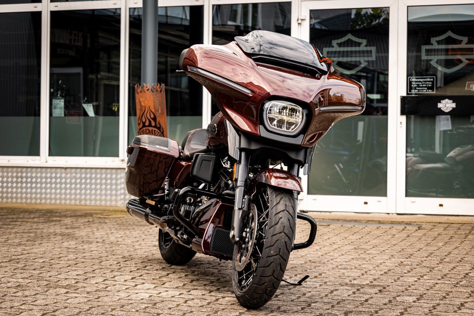 Fahrzeugabbildung Harley-Davidson CVO Street Glide FLHXSE 121 Cui - Jekill & Hyde