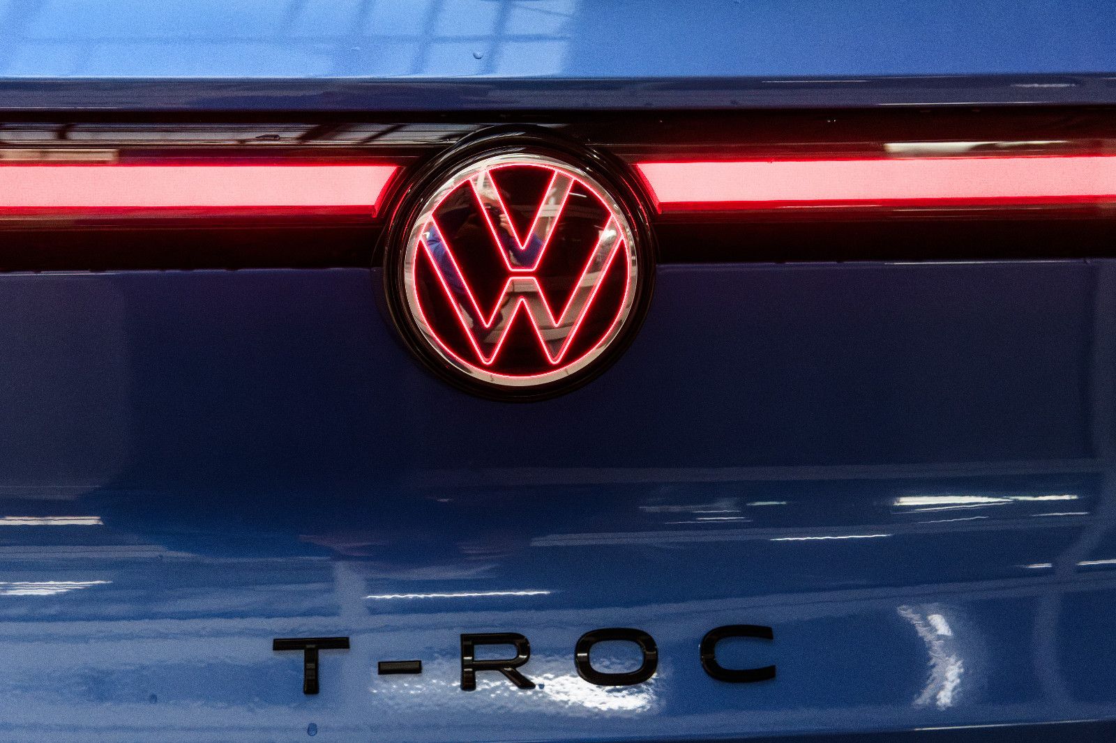 Fahrzeugabbildung Volkswagen T-Roc  1.5l TSI  DSG R-Line Black Style
