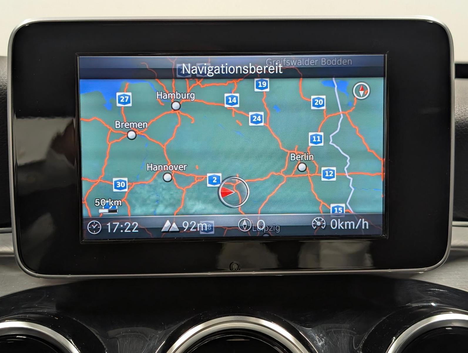 Mercedes-Benz C 180 Avantgarde LED/Navi/SHZ/el.HK/PDC/17-LM