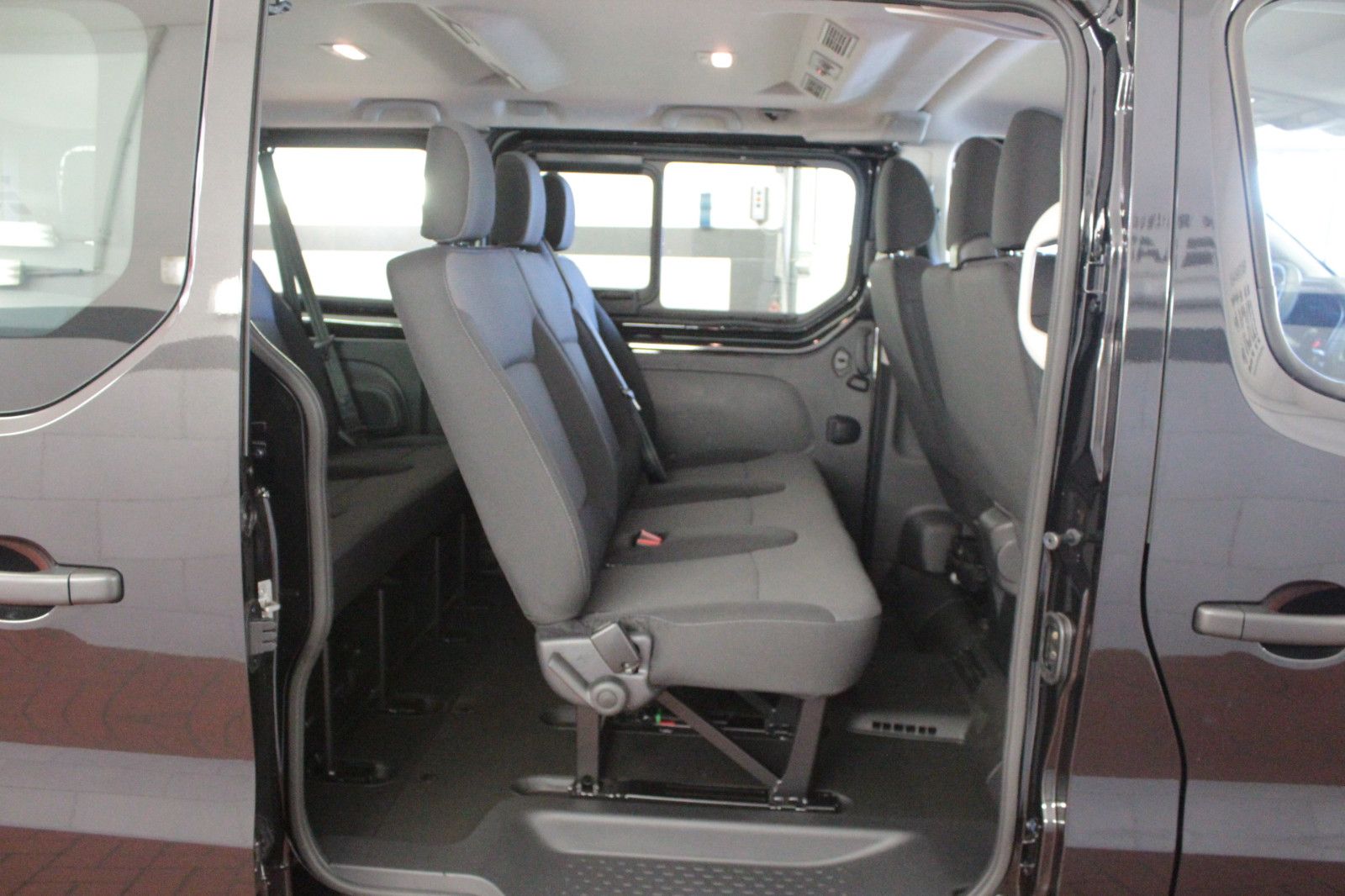 Fahrzeugabbildung Renault Trafic Dci 150 Grdt Evolution *Rollstuhlrampe*