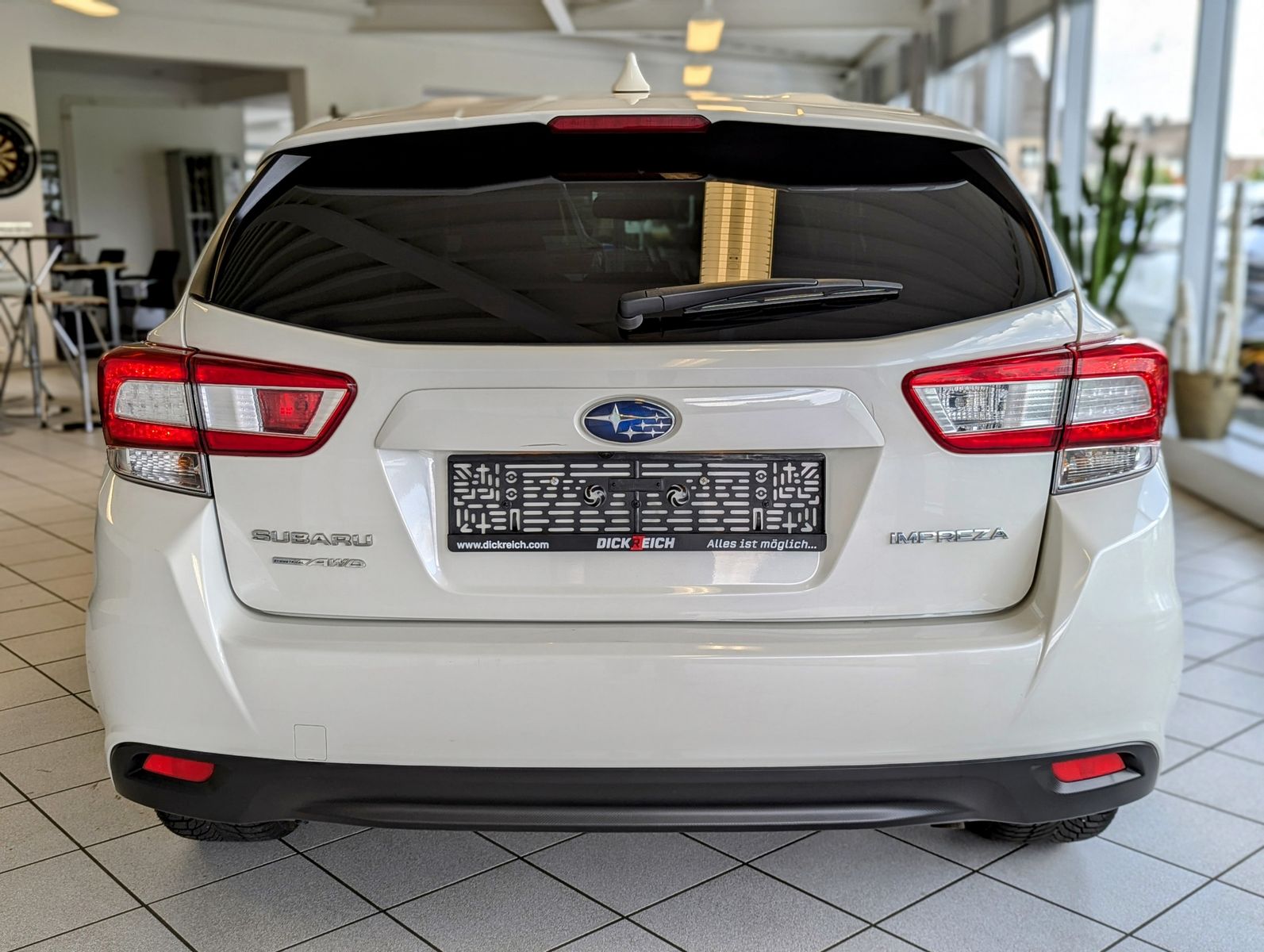 SUBARU Impreza 1.6i 4WD Aut. Exclusive LED ACC Navi SHZ - Image 6