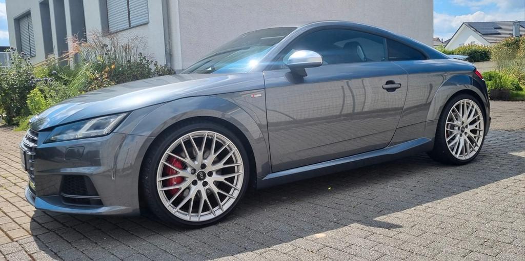 Audi TTS