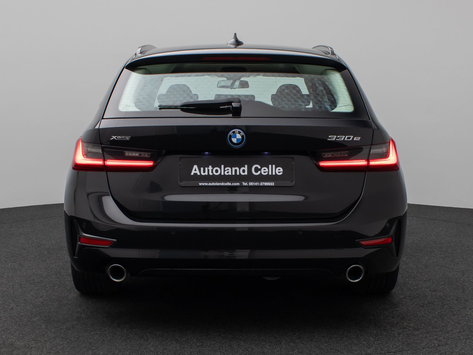 Fahrzeugabbildung BMW 330e xD SportLine Panorama Laser HUD DAB Komfort