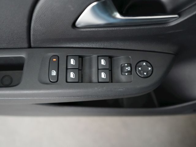 Corsa F FACELIFT BASIS+LED+RÜCKFAHRKAMERA+SITZHE