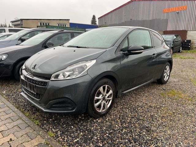 Peugeot 208 1.2  PureTech 82*MOTORSCHADEN*