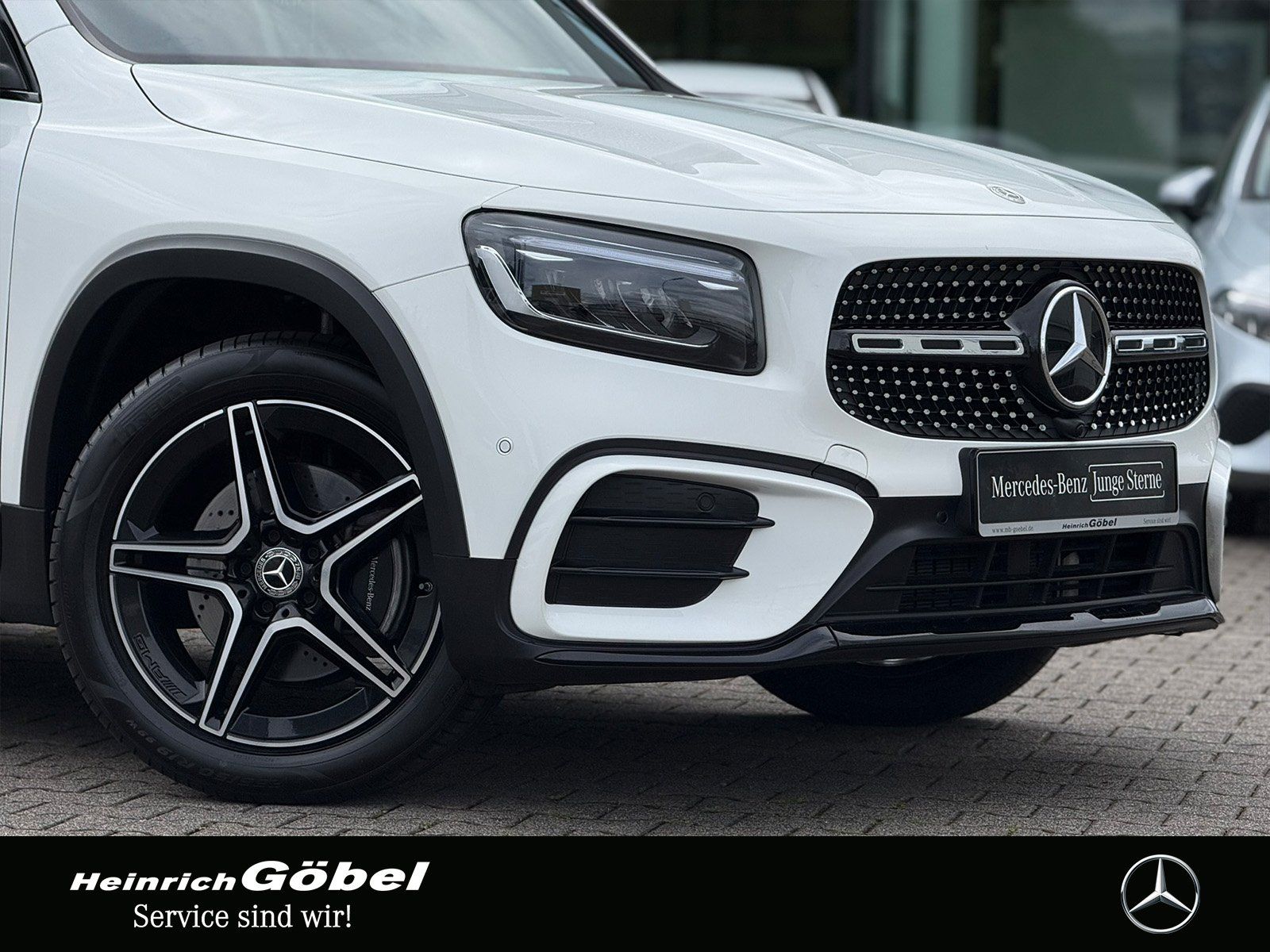 Fahrzeugabbildung Mercedes-Benz GLB 200 AMG-ADV+ NP KAM KLG-KP TW SPA LED AMB