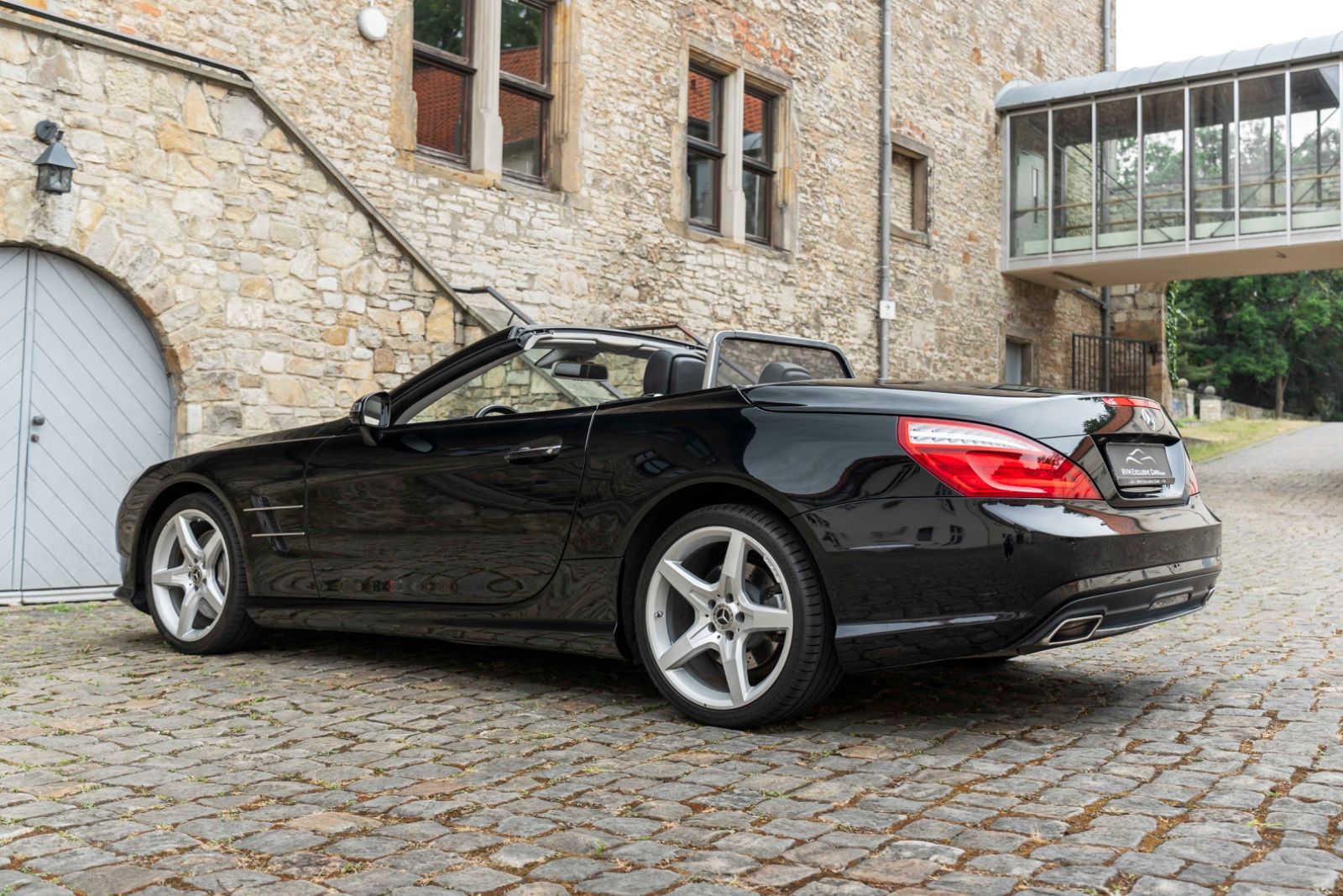 Fahrzeugabbildung Mercedes-Benz SL 400 Roadster H&K KAM NAV AMBIENT 19' RDK TOTW