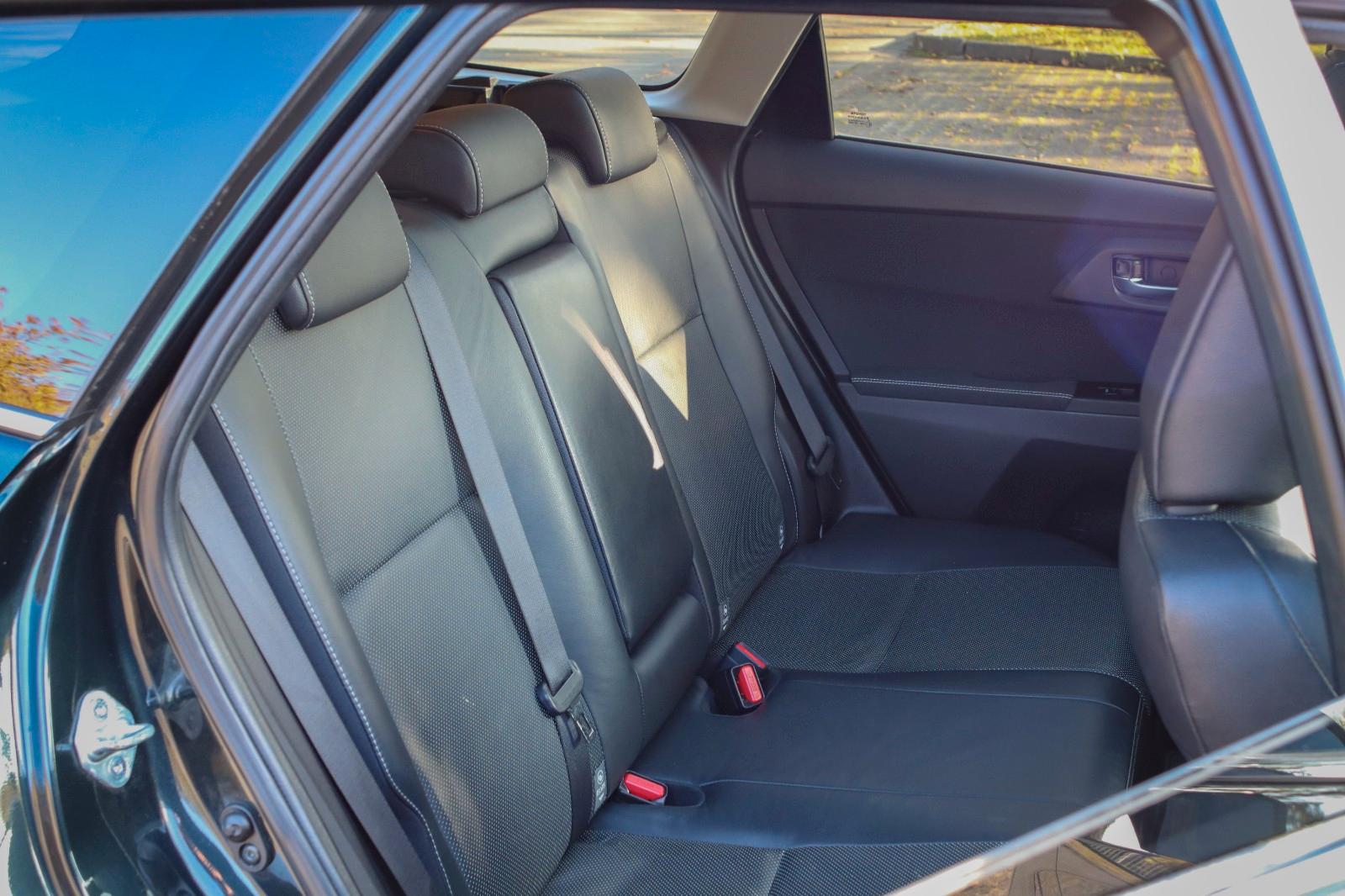 Toyota Auris 2013 — photo 13