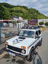 Lada Niva 1.7i Only AHK Tüv Viele Extras - weiße Lada Niva