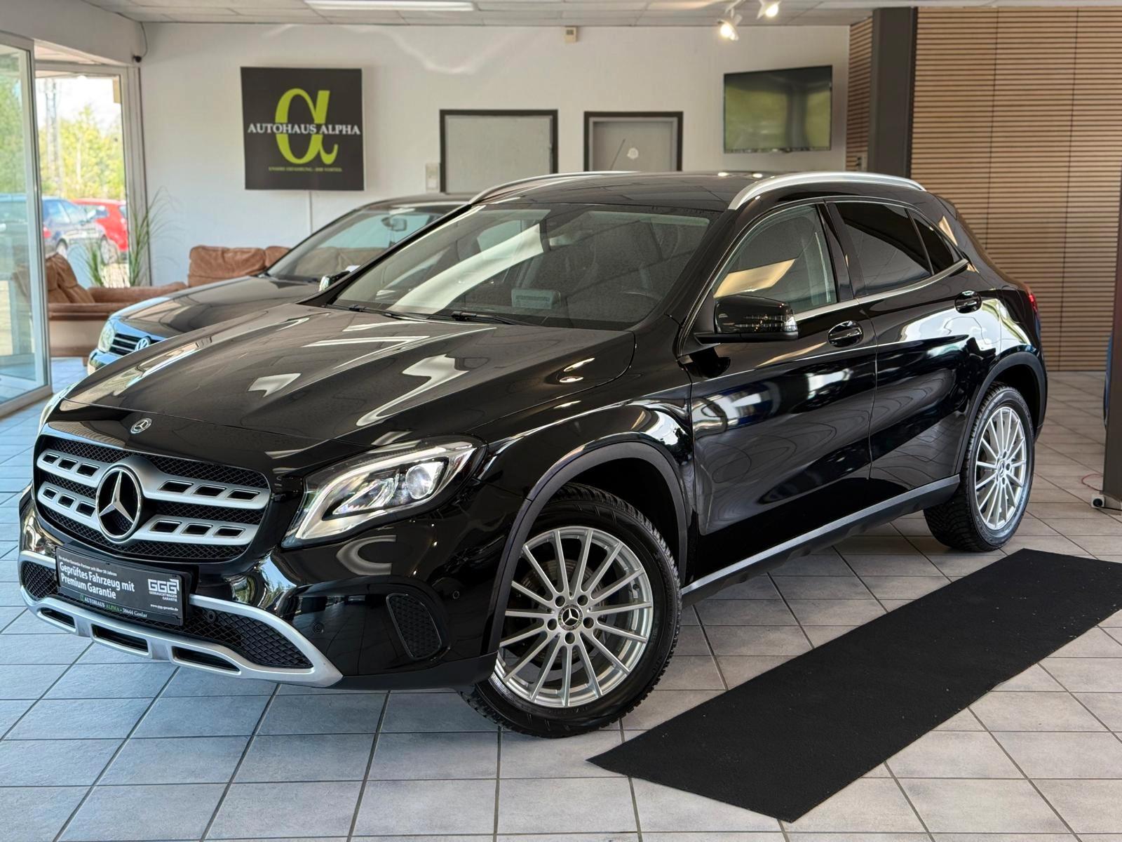 Mercedes-Benz GLA 220d 4Matic*AHK/SHZ/LED/RFK*