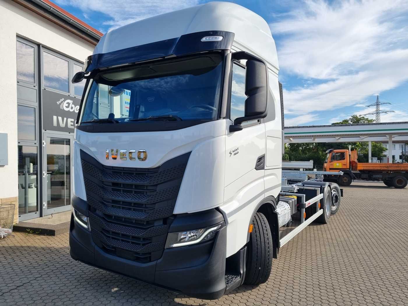 Fahrzeugabbildung Iveco S-Way AS260S46 6x2 BDF-Wechsler Intarder 2x vorh