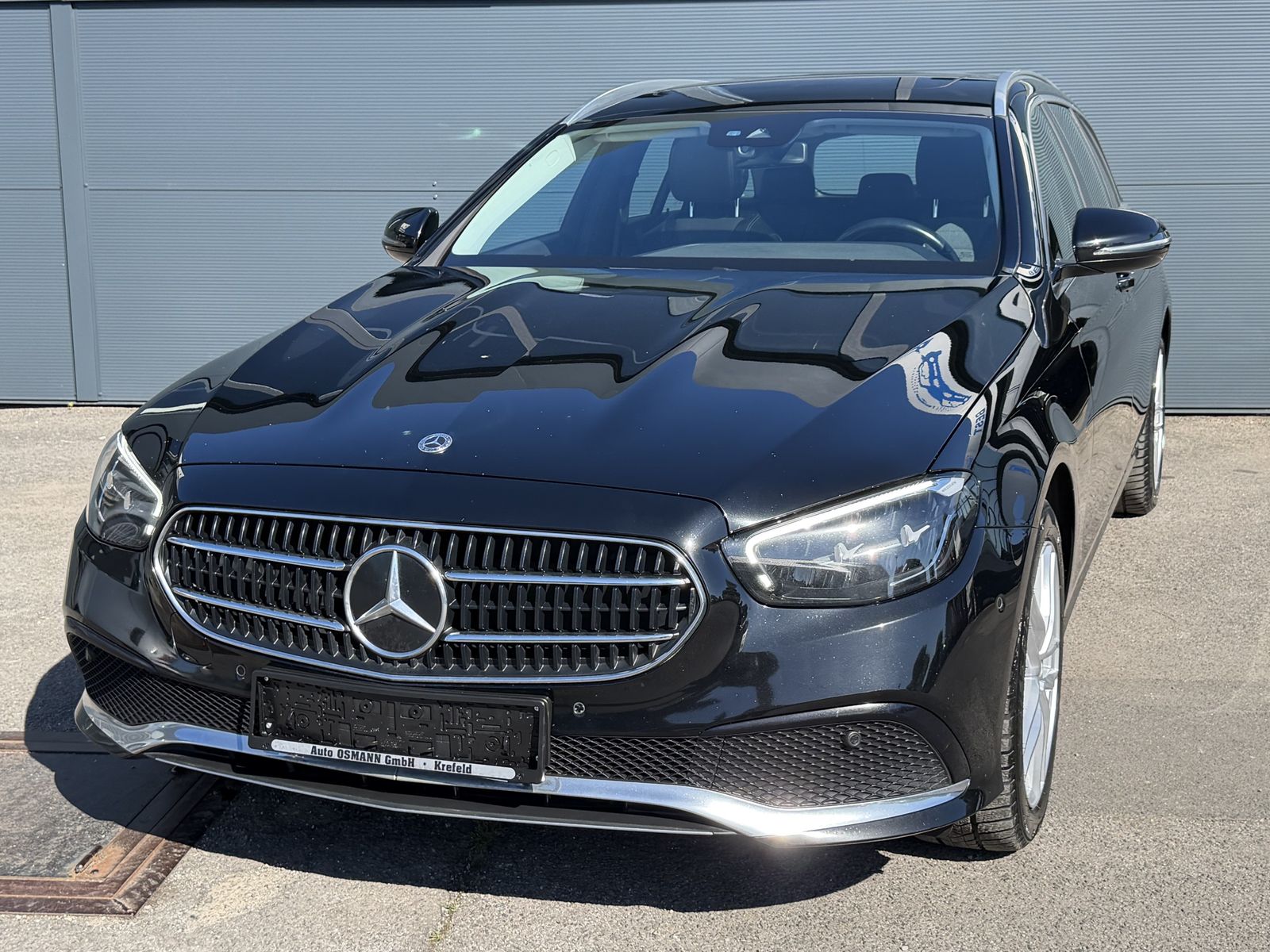 Mercedes-Benz E 300 e T 9G-TRONIC Avantgarde | Widescreen/SD imagem 2