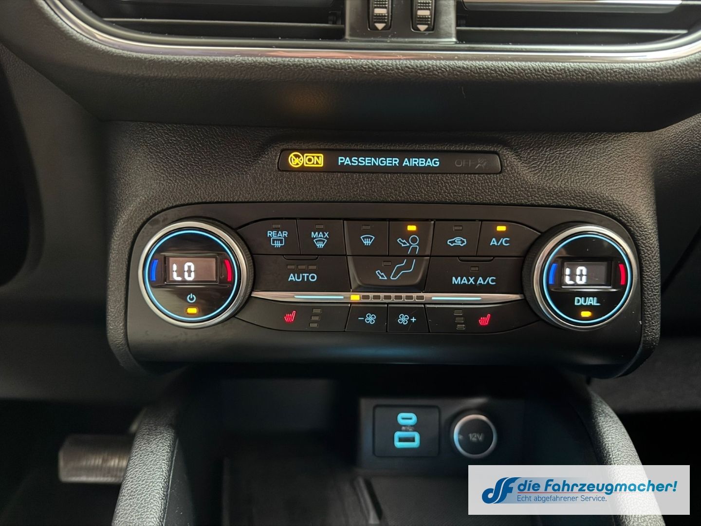 Fahrzeugabbildung Ford Kuga Titanium Navi Apple CarPlay Android Auto Me