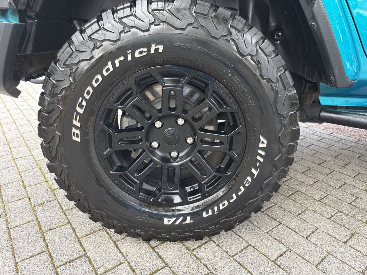 Fahrzeugabbildung Jeep Wrangler Sahara 2.2 CRDi - Umbau - Sky-One-Touch